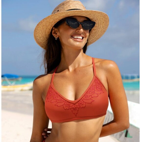 NWT Cupshe V-Neck Binding Bralette & Embroidered Bikini‎ Top Size Medium - Picture 1 of 4